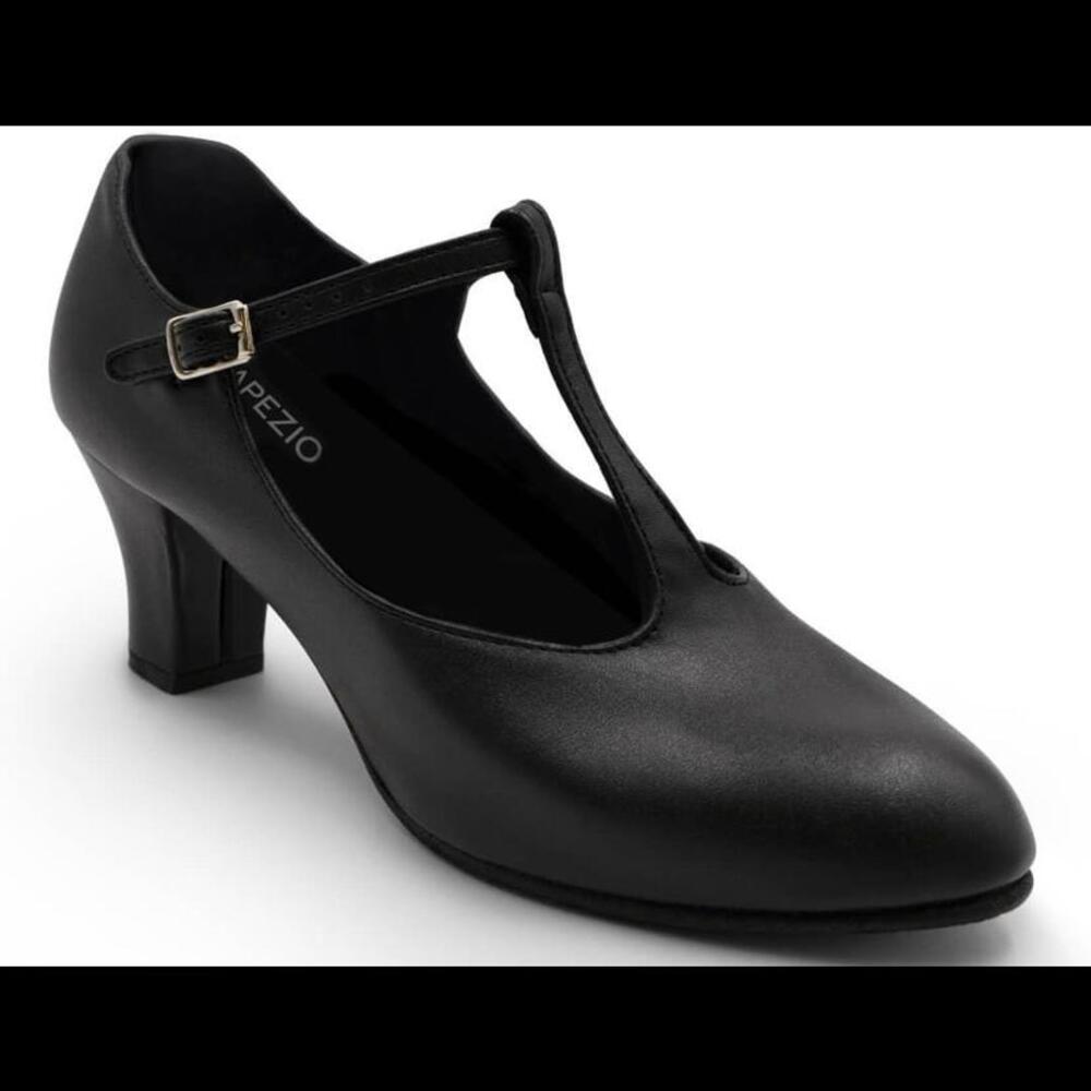 NIB Capezio Jr. Footlight T-Strap 2" Heel, Size 4